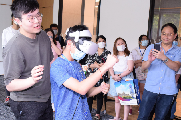 新盛集团参加复旦大学国家卓越工程师学院成立大会(图1)