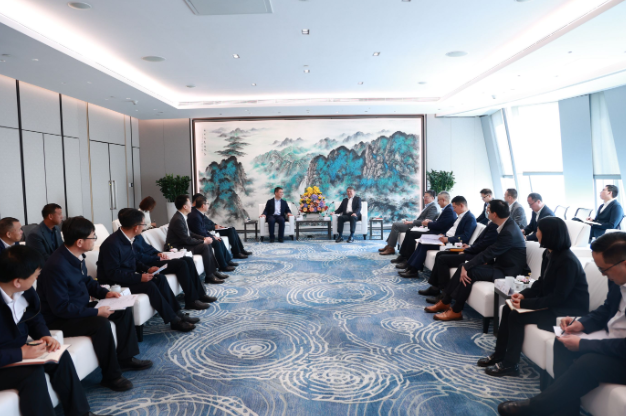 上海电气党委书记、董事长吴磊到访新盛娱乐集团(图1)